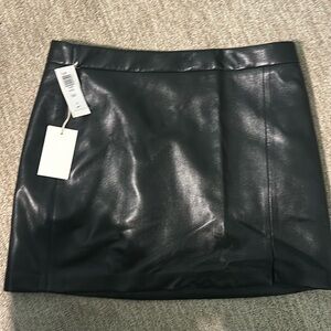 Aritzia faux leather skirt